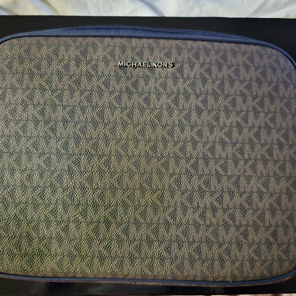 Michael Kors Monogrammed Tablet Case - Picture 3 of 6